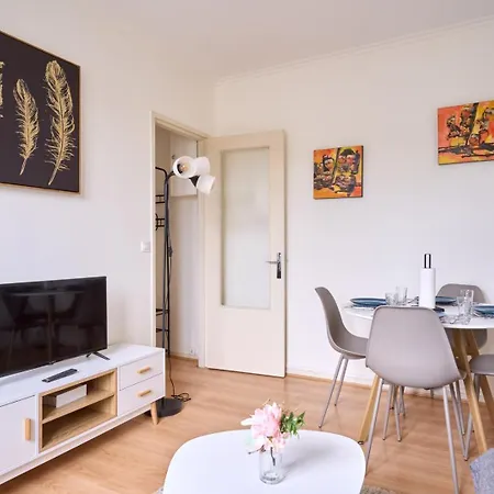 Cosy T1 With Garage Near Cdg | By Airnest * Le Blanc-Mesnil